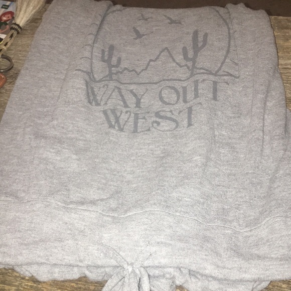 Sweatshirt - Picture 2 of 3
